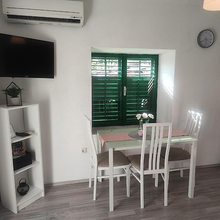 Apartment Mari Ostrvica Exterior photo