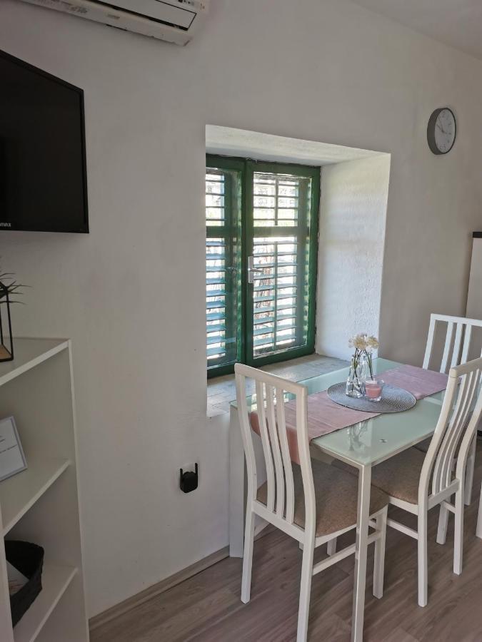 Apartment Mari Ostrvica Exterior photo